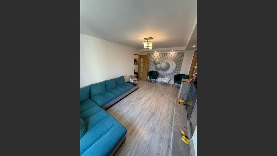 Apartament spațios cu 4 camere de vânzare în Micro 16 – Galați - 1