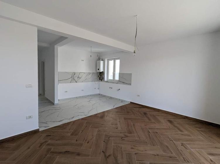 GRADINA 50 mp. Aproape de Zone2 si Mega Image. Decomandat. - 1