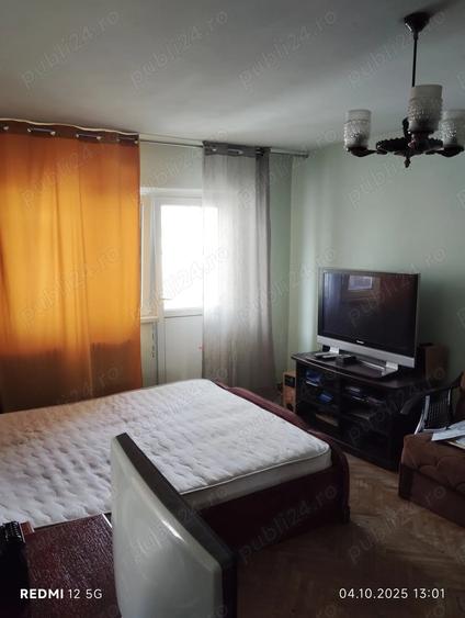 Apartament cu 3 camere decomandat în Hipodrom 2