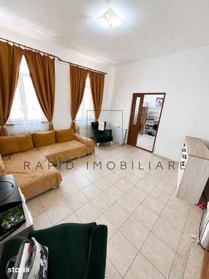 Casă cu 3 camere semidecomandat cu Teren 228 Mp în Gării