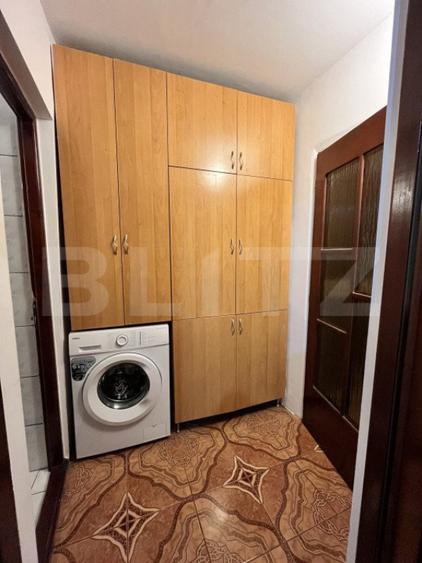 Apartament cu 3 camere semidecomandat în Central