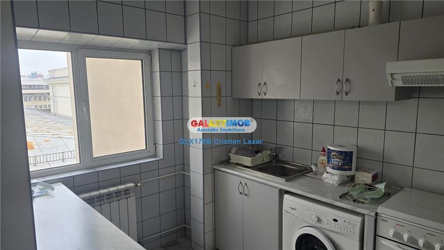 Apartament cu 2 camere semidecomandat în Victoriei