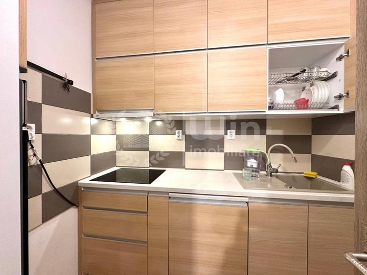 Apartament cu 3 camere decomandat, mobilat în Central