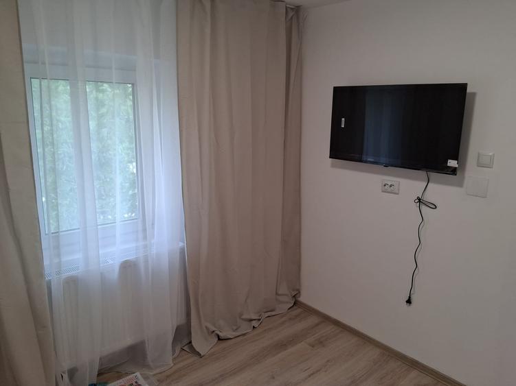 Apartament cu 2 camere semidecomandat, mobilat în 1 Decembrie