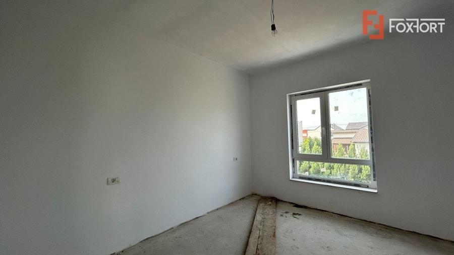 Duplex cu 5 camere cu Canalizare în Dumbrăvița
