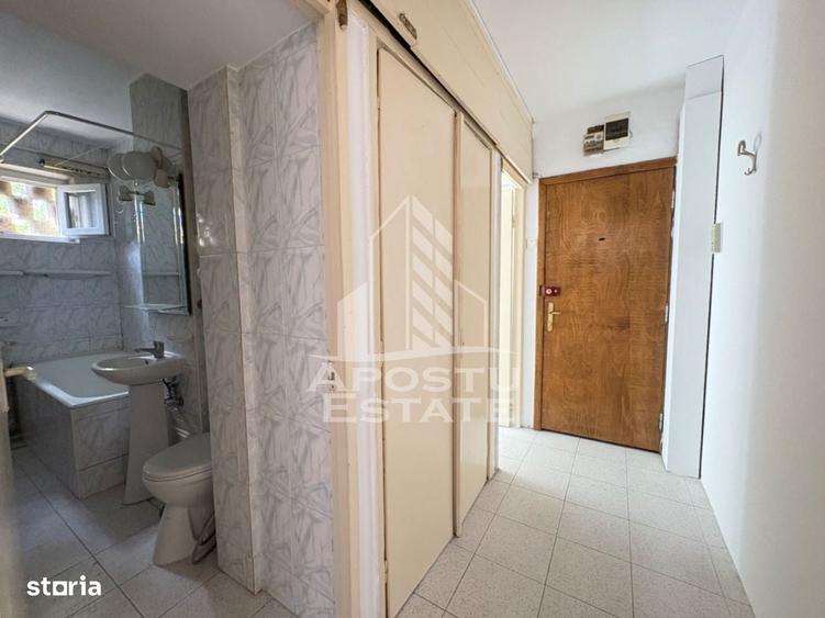 Apartament cu 2 camere semidecomandat în P-ța Unirii