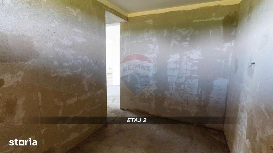 Casă cu 5 camere cu Teren 600 Mp în Mireșu Mare