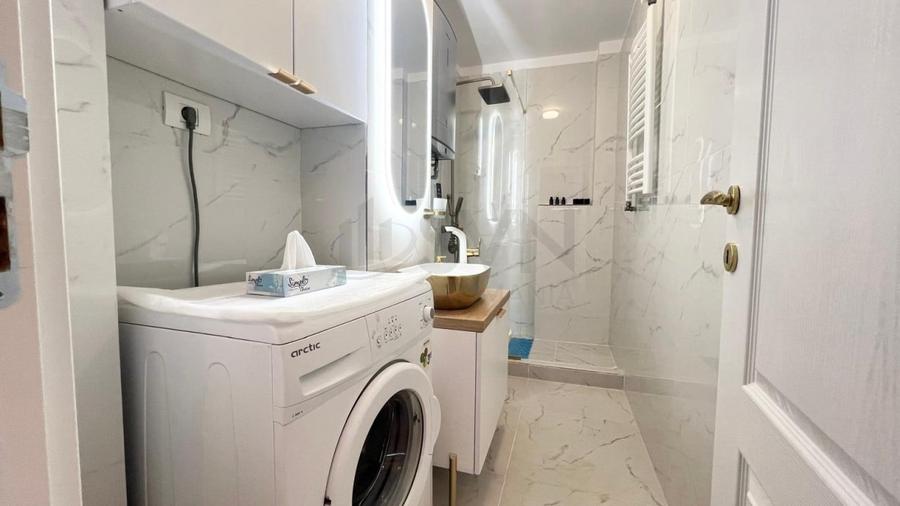 Apartament cu 3 camere semidecomandat, mobilat în Tineretului