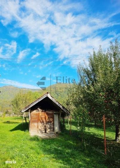 Casă cu 4 camere în Muncelu