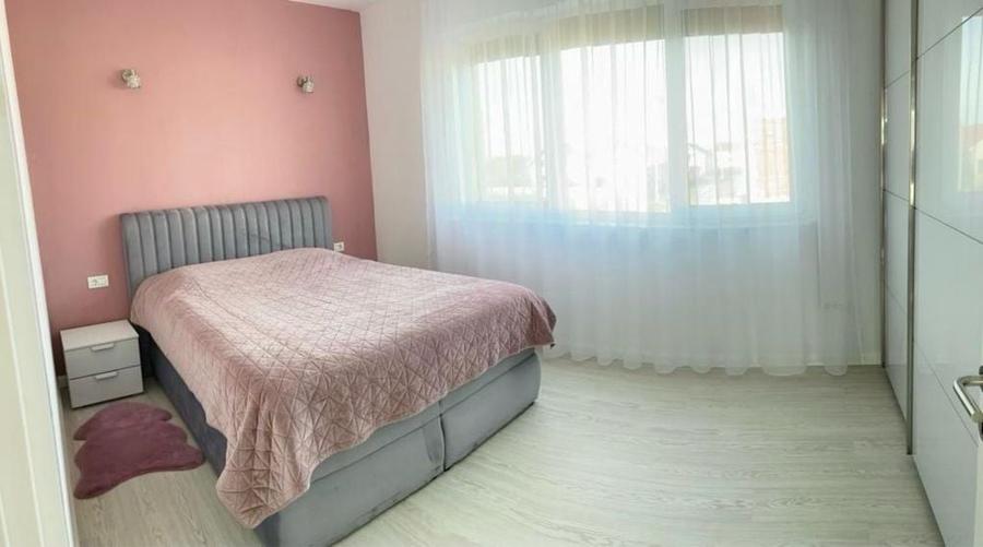 Apartament cu 2 camere semidecomandat în Giroc