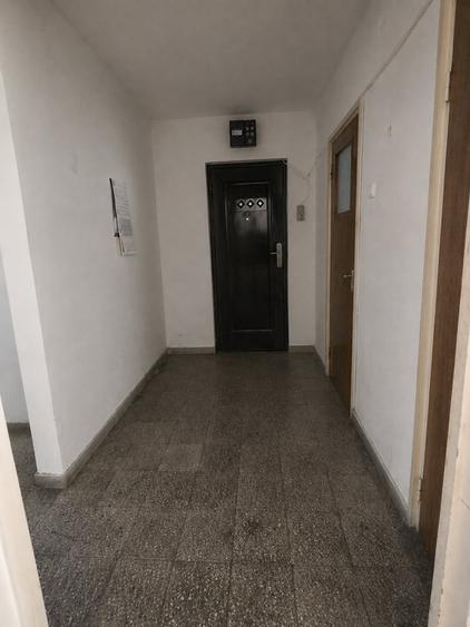 Apartament cu 3 camere decomandat în Virtuții
