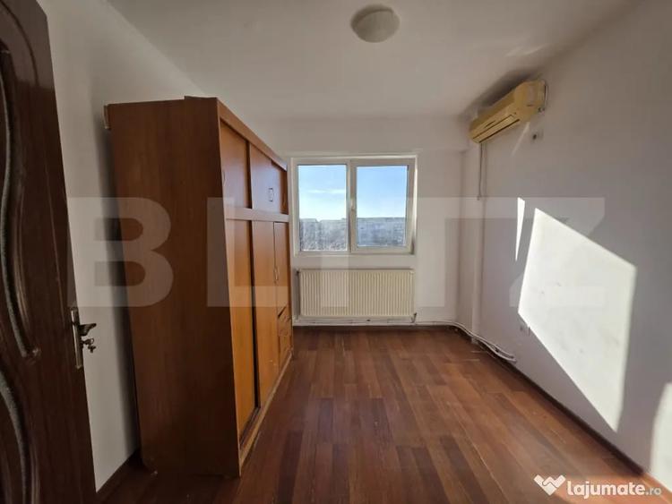 Apartament cu 3 camere decomandat în Micro 16