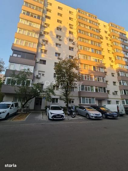 Apartament cu 3 camere, 2 bai si balcon inchis | Valea Lunga, Sector 6