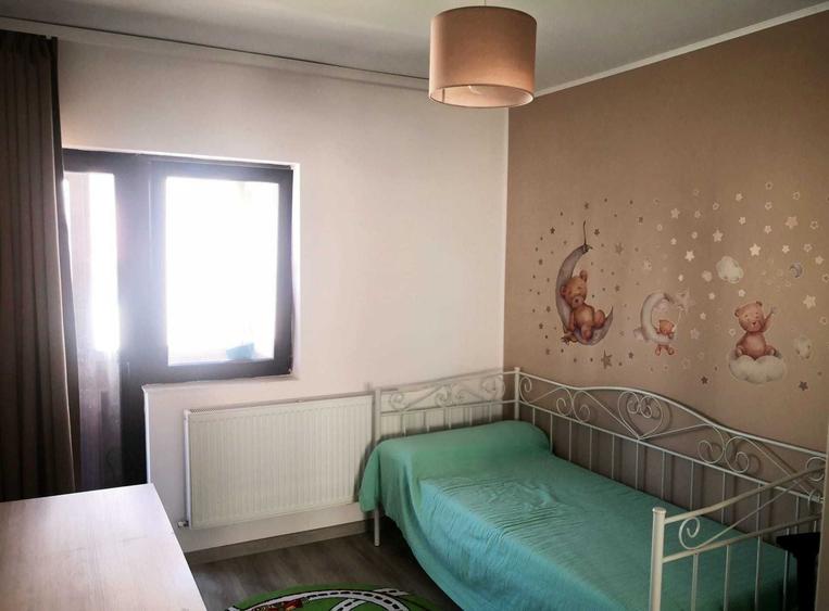 Apartament cu 3 camere decomandat, mobilat în Lunca Cetățuii