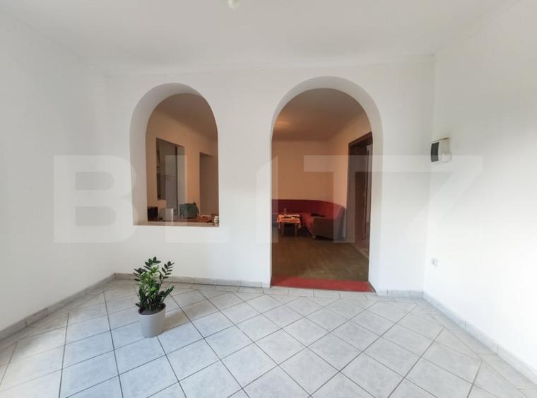 Casă cu 5 camere cu Teren 598 Mp în Central