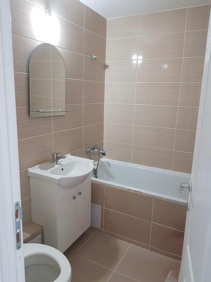 Apartament cu 2 camere decomandat în Uverturii