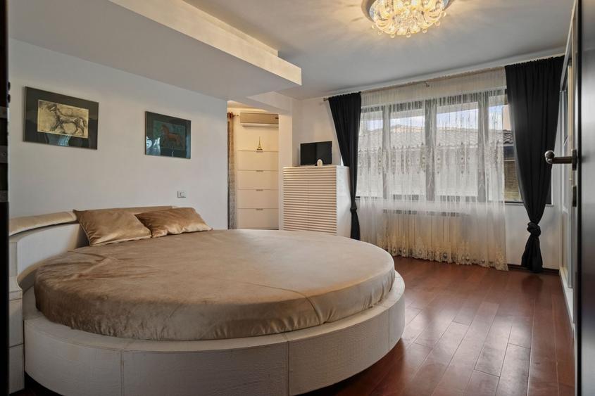 Duplex cu 5 camere cu Canalizare în Central
