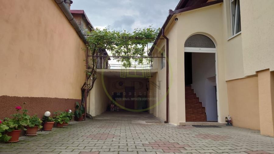 Casă individuală cu 4 camere cu Canalizare în Lupeni