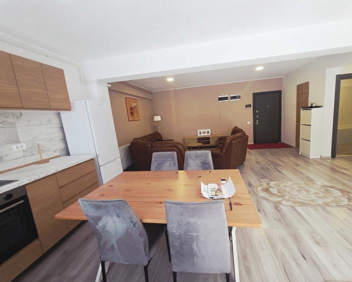 Apartament cu 2 camere semidecomandat în Tractorul