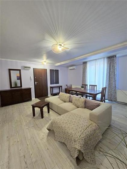 Apartament cu 4 camere decomandat în Cișmigiu