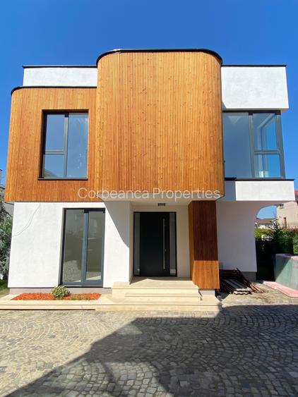 Vila noua eleganta si spatioasa, 5 cam, 4 bai, Laguna Albastra, cartier privat