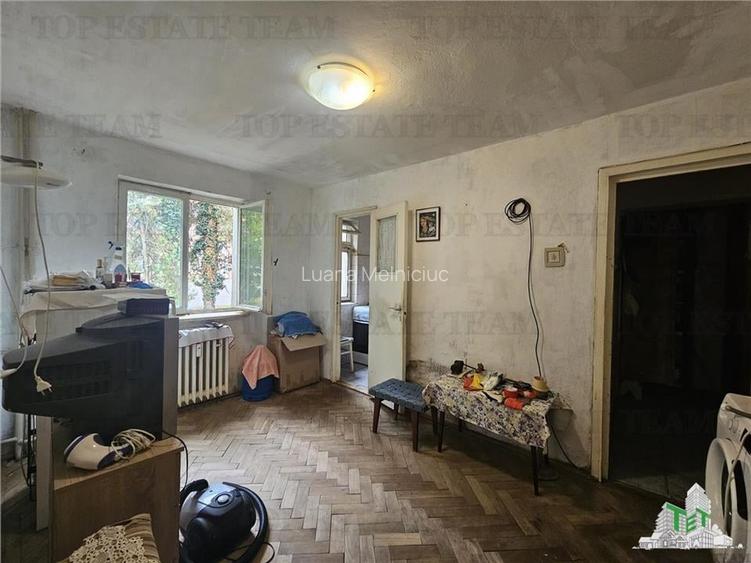 Studio 2 camere  Tomis Nord, etaj 1, ideal pentru investitie /necesita  renovar