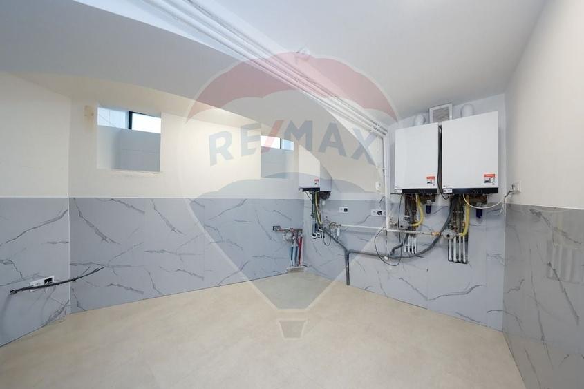 Constructie comerciala P+2 functiuni mixte  - str. Iuliu Maniu - 22