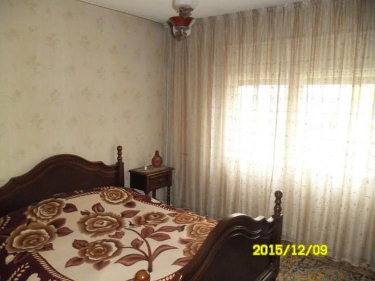 Apartament cu 4 camere semidecomandat în Intim