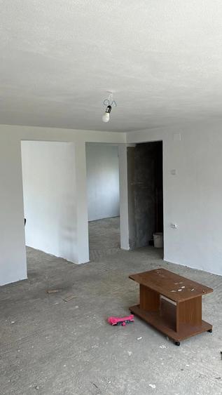 Casă cu 3 camere cu Teren 1000 Mp în Tătărani