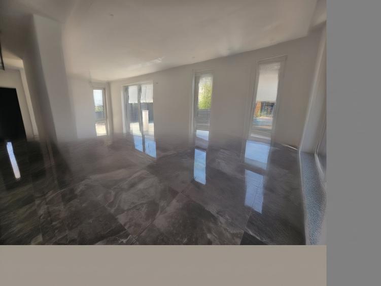 Casă individuală cu 4 camere cu Canalizare în Tunari