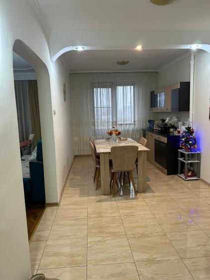 Apartament de vânzare – 100 mp, mobilat și utilat, zonă ultracentrală - 2