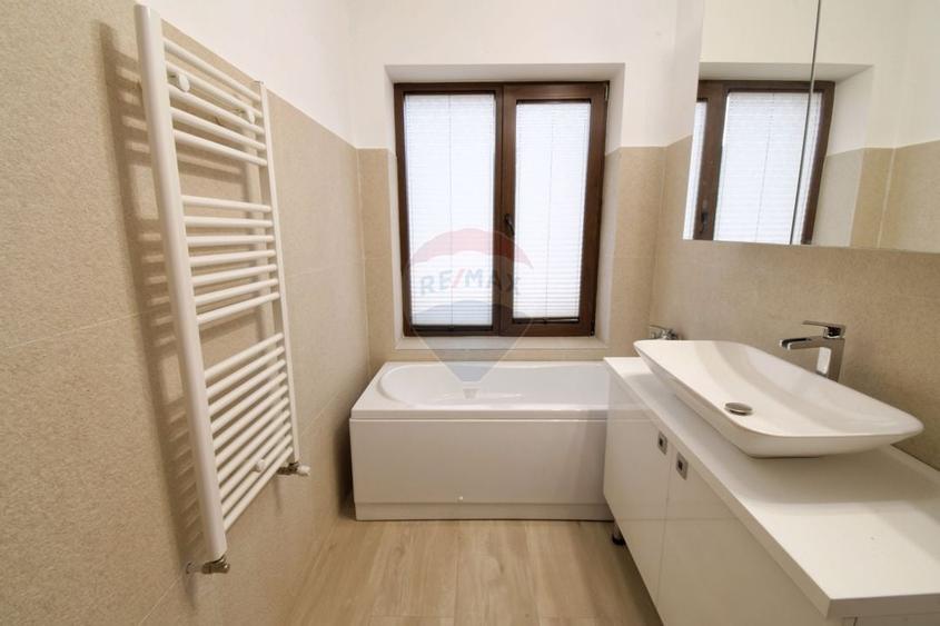 Casa cu 5 camere de inchiriat, zona Becas - 17