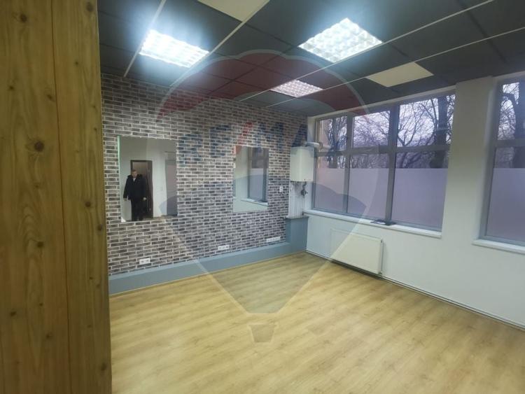 DE INCHIRIAT - Spatiu comercial 34 mp, Piata Revolutiei, Baia Mare - 4