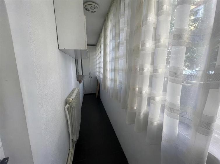 Apartament cu 3 camere decomandat în George Enescu