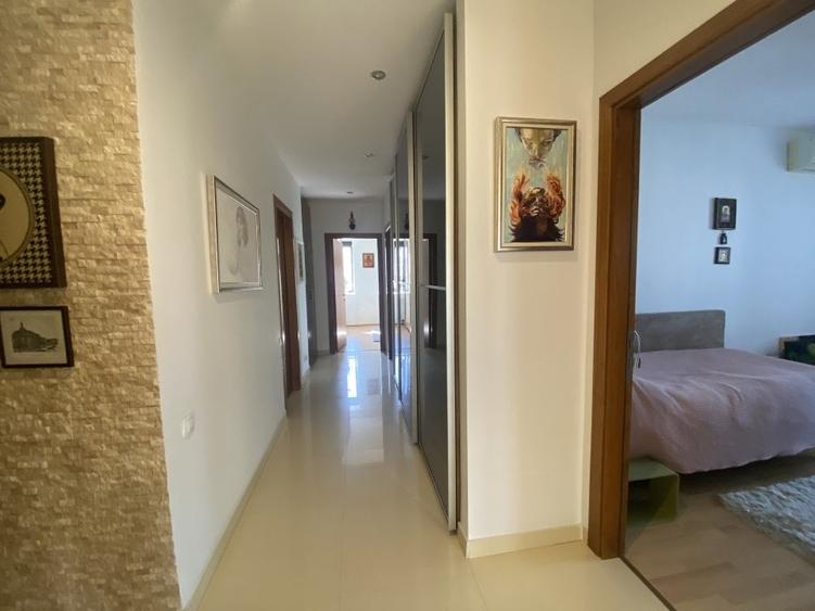 Apartament 4 camere bloc boutique si terasa de 25m - 25