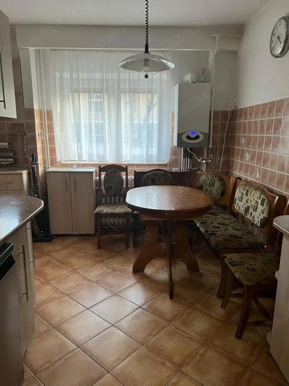 Ap. 3 camere cu garaj sub bloc zona I. Traian - 2