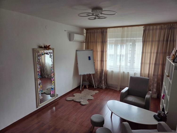 Ap 3 cam decom , 2 bai, 2 balcoane inchise, Etaj 4/4, Tip PB. H Coada - 8