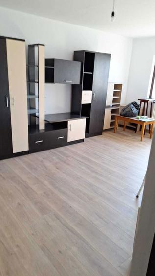 Inchiriez apartament cu doua camere - 1