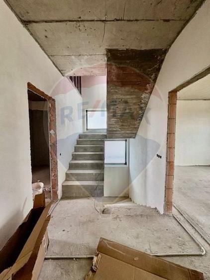 Vila frumoasa cu 5 camere, 700 mp currte si pompa de caldura - Saftica - 3