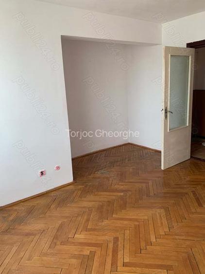Persoana fizica: Apartament 3 camere ?i terasa - 113 mp total Rogerius, Oradea