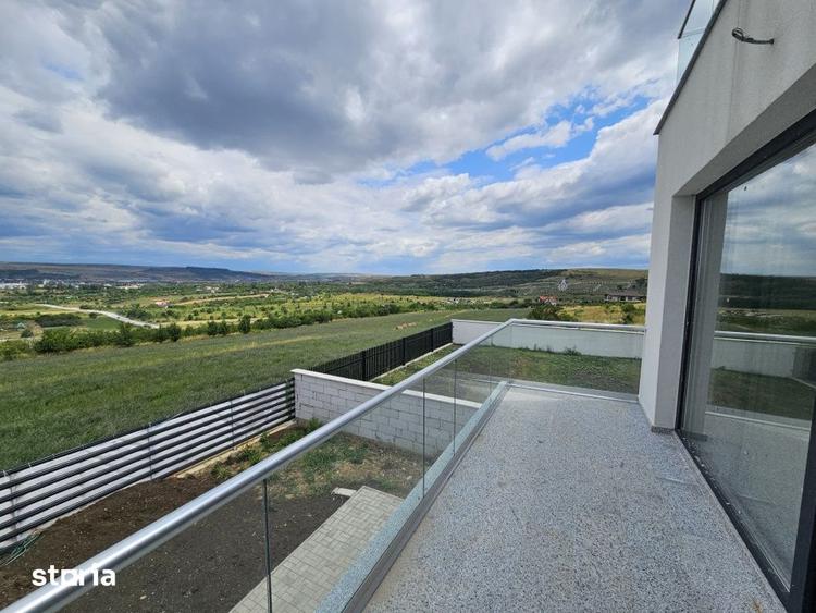 Casă cu 4 camere cu Teren 479 Mp în Sopor