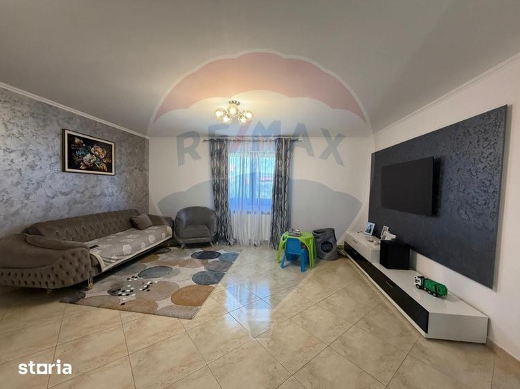 Casă cu 3 camere cu Teren 1101 Mp în Gologanu