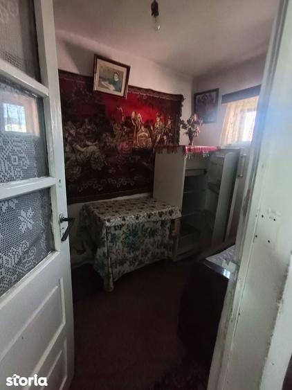 Vanzare casa batraneasca si teren in Targoviste - 5