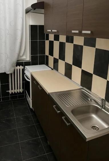 Apartament 2 -Zona Sud -  etaj 1 - 47000 euro negociabil - 4