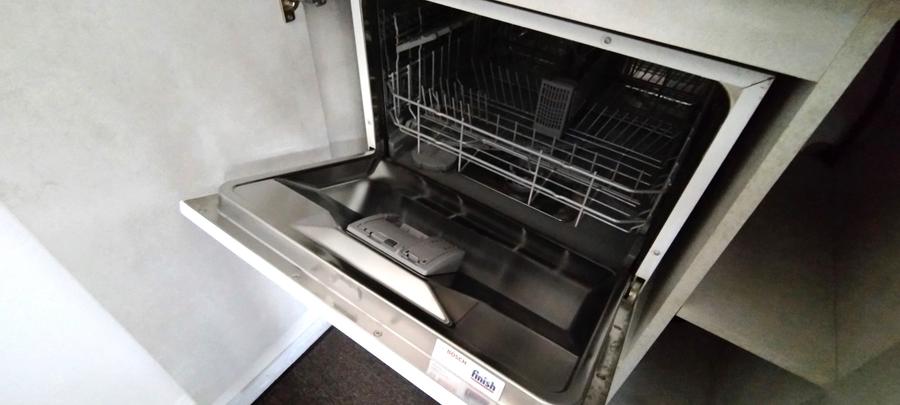 Garsoniera moderna, spatioasa ~ Etaj 1/5  ~ Loc parcare - 11