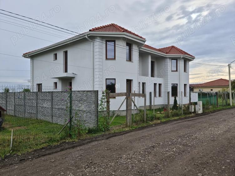 Case cuplate si curte 5ari paulesti