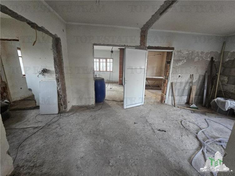 Vila spatioasa 11 camere la gri in centru Pitesti - 2