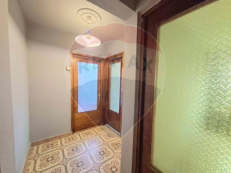 Apartament 3 camere | Zona Romanilor | Etaj 4/4 acoperiș cu țiglă - 11