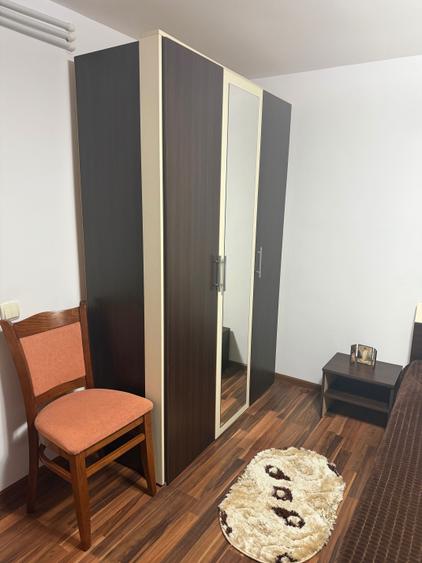 Inchiriez corp casa la curte, zona Delfinariu, Constanta - 4