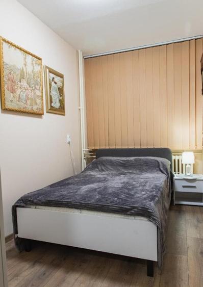 Se inchiriaza apartament cu 2 camere - 4